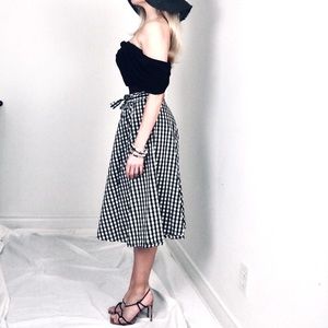 Aritzia Black and White Gingham A Line Midi Skirt